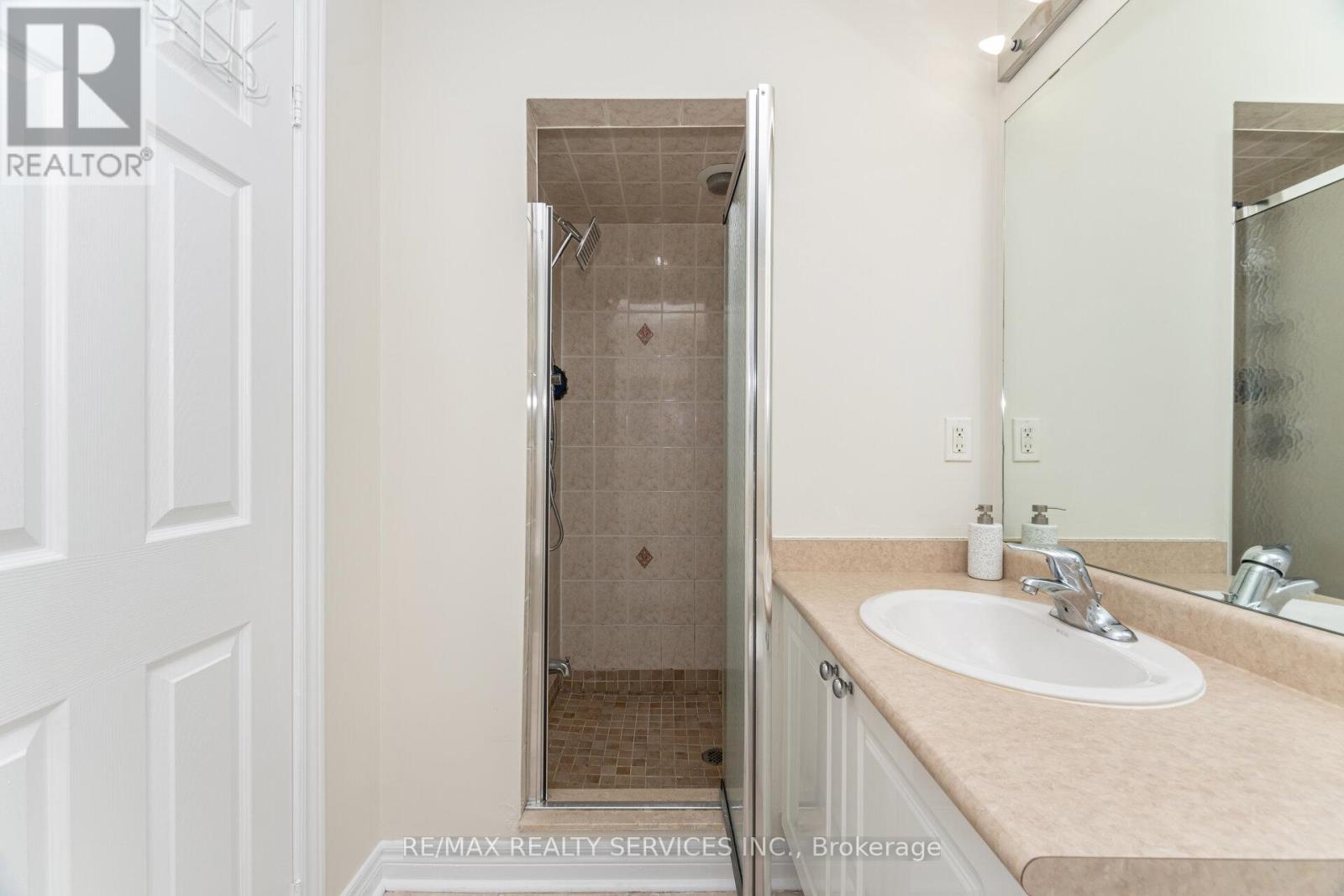 7 Blue Diamond Drive, Brampton, Ontario  L6S 6J1 - Photo 26 - W12462259