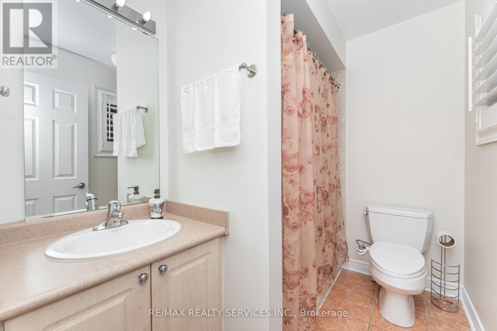 7 Blue Diamond Drive, Brampton, Ontario  L6S 6J1 - Photo 33 - W12462259