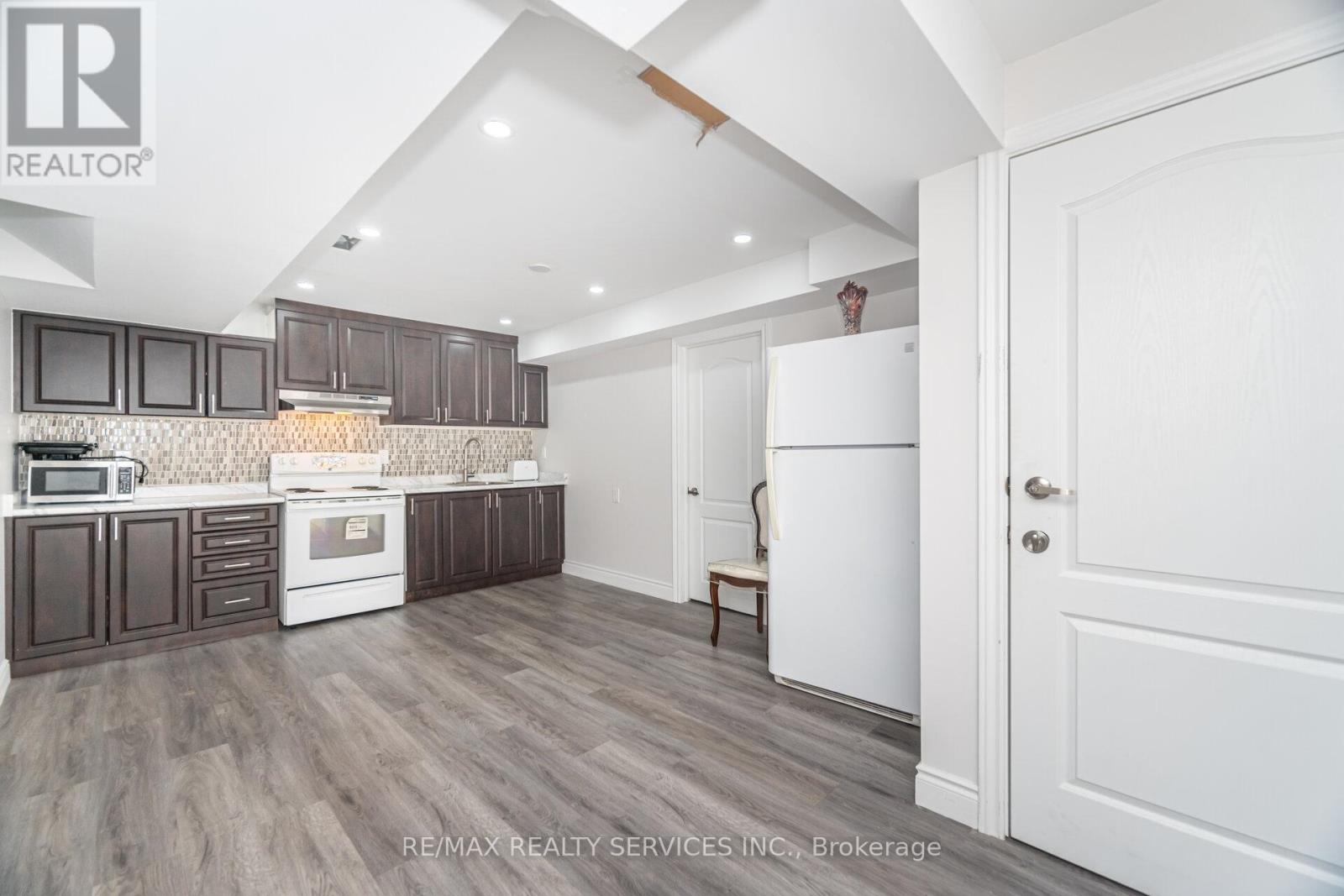 7 Blue Diamond Drive, Brampton, Ontario  L6S 6J1 - Photo 36 - W12462259