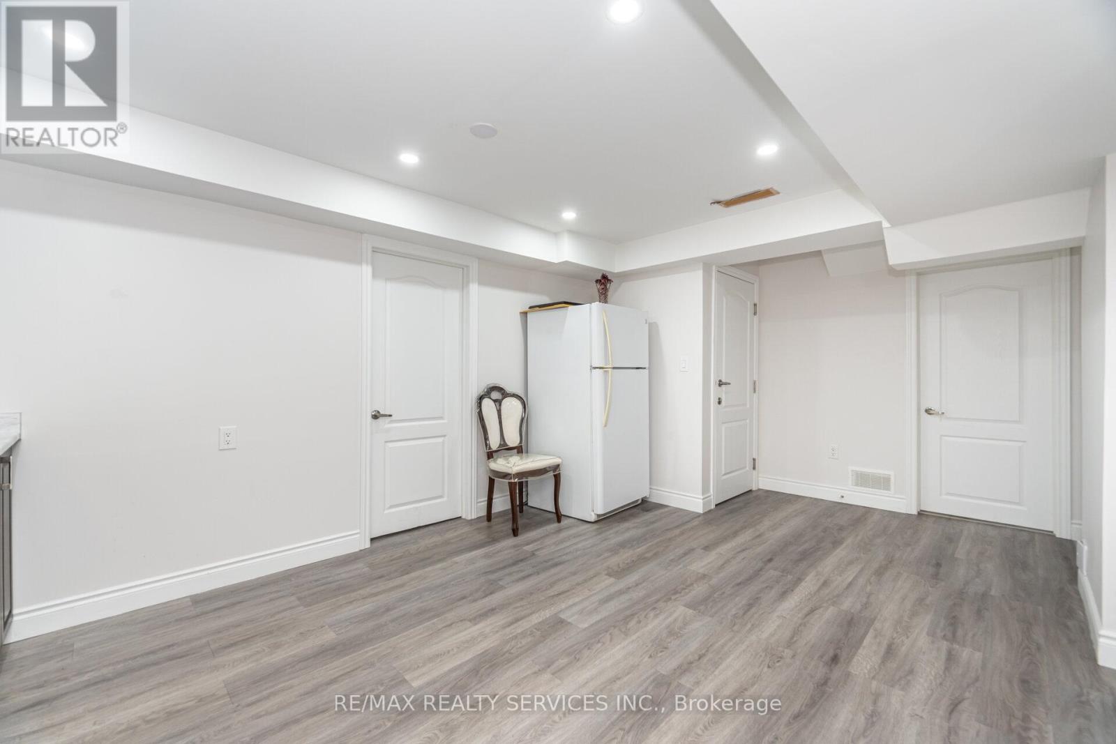 7 Blue Diamond Drive, Brampton, Ontario  L6S 6J1 - Photo 40 - W12462259