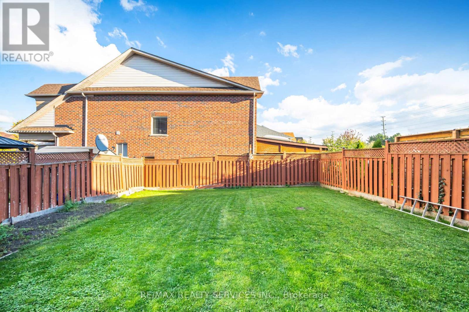 7 Blue Diamond Drive, Brampton, Ontario  L6S 6J1 - Photo 47 - W12462259