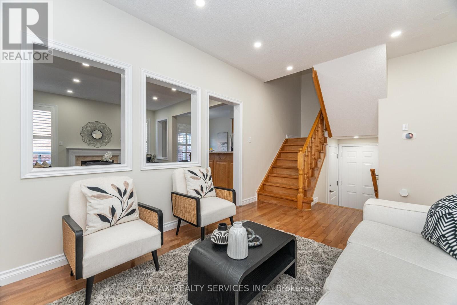 7 Blue Diamond Drive, Brampton, Ontario  L6S 6J1 - Photo 8 - W12462259