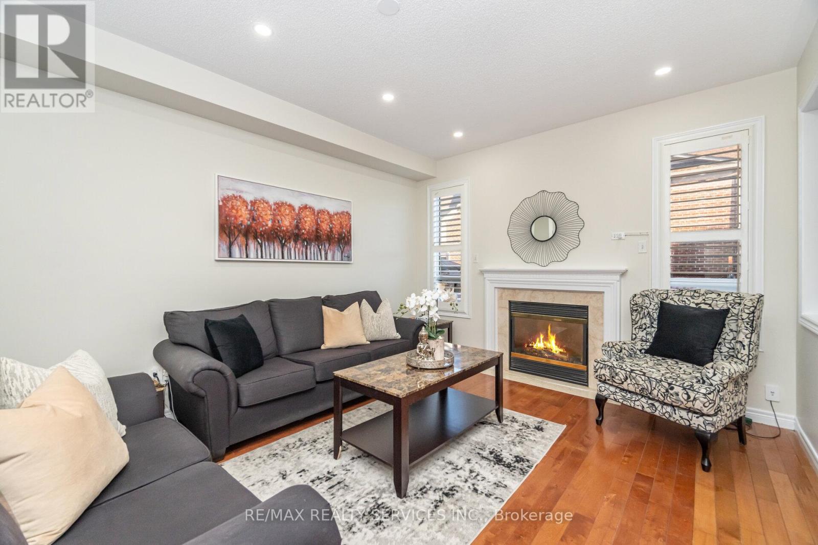 7 Blue Diamond Drive, Brampton, Ontario  L6S 6J1 - Photo 9 - W12462259