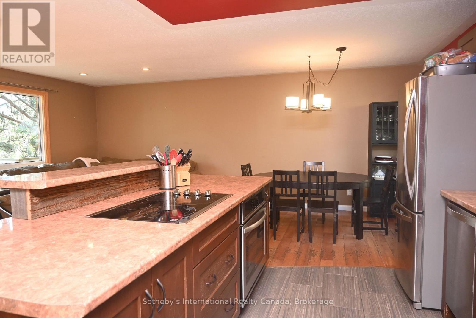 6 Pleasantview Drive, Mcdougall, Ontario  P2A 2W9 - Photo 9 - X12462432