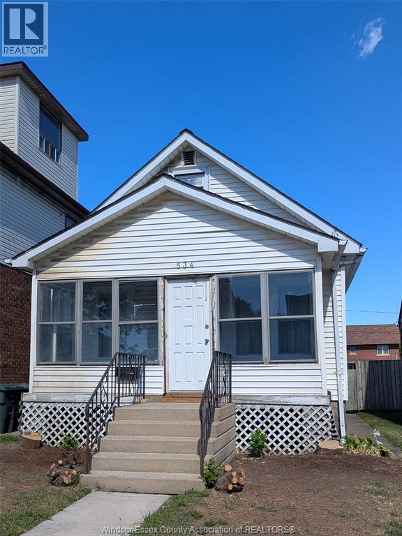 MLS# 25026127: 534 CALIFORNIA, Windsor, Canada