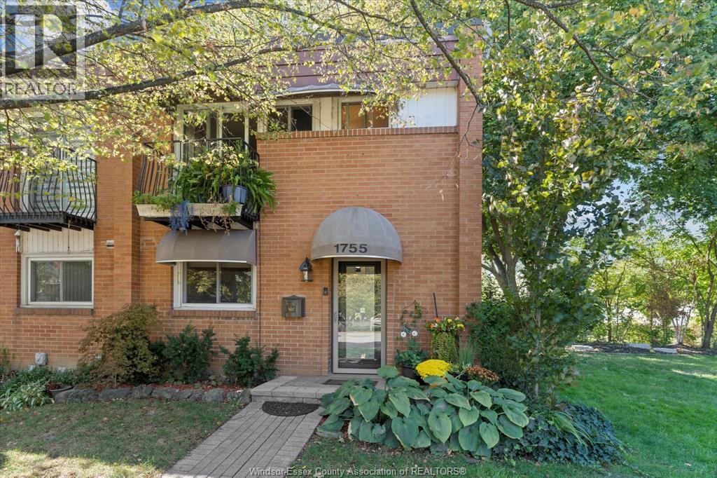 MLS# 25026122: 1755 East Gate Estates, Windsor, Canada