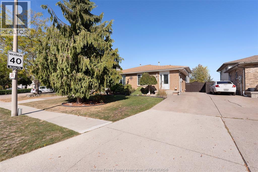 12676 Horwood, Tecumseh, Ontario  N8N 4T8 - Photo 2 - 25026116
