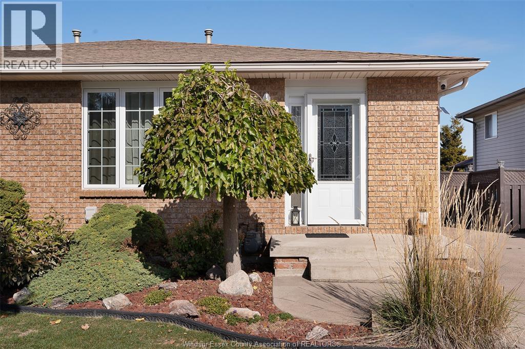12676 Horwood, Tecumseh, Ontario  N8N 4T8 - Photo 3 - 25026116