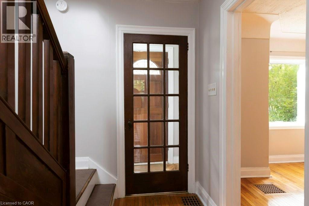144 Whitney Avenue, Hamilton, Ontario  L8S 2G7 - Photo 3 - 40779025