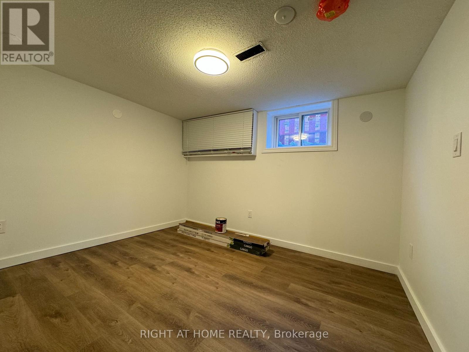 Lower - 950 Queens Boulevard, Kitchener, Ontario  N2M 1B4 - Photo 12 - X12462209