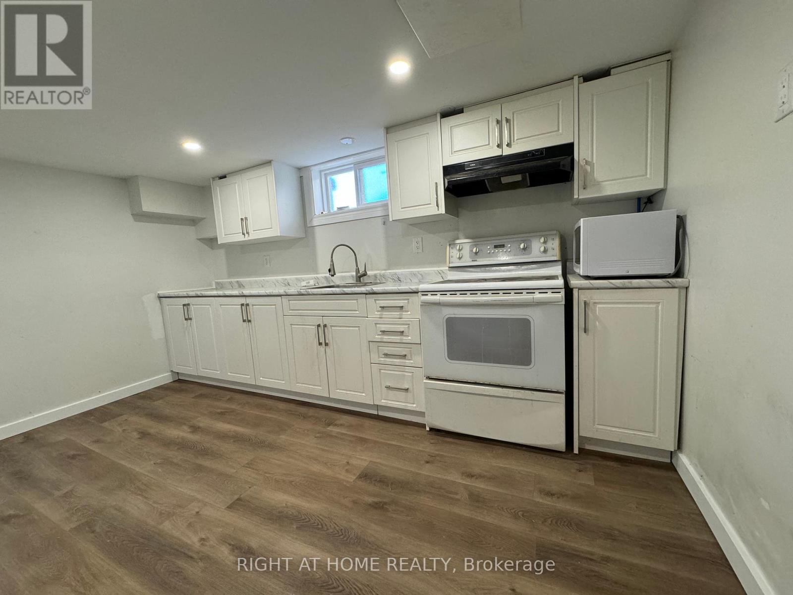 Lower - 950 Queens Boulevard, Kitchener, Ontario  N2M 1B4 - Photo 7 - X12462209