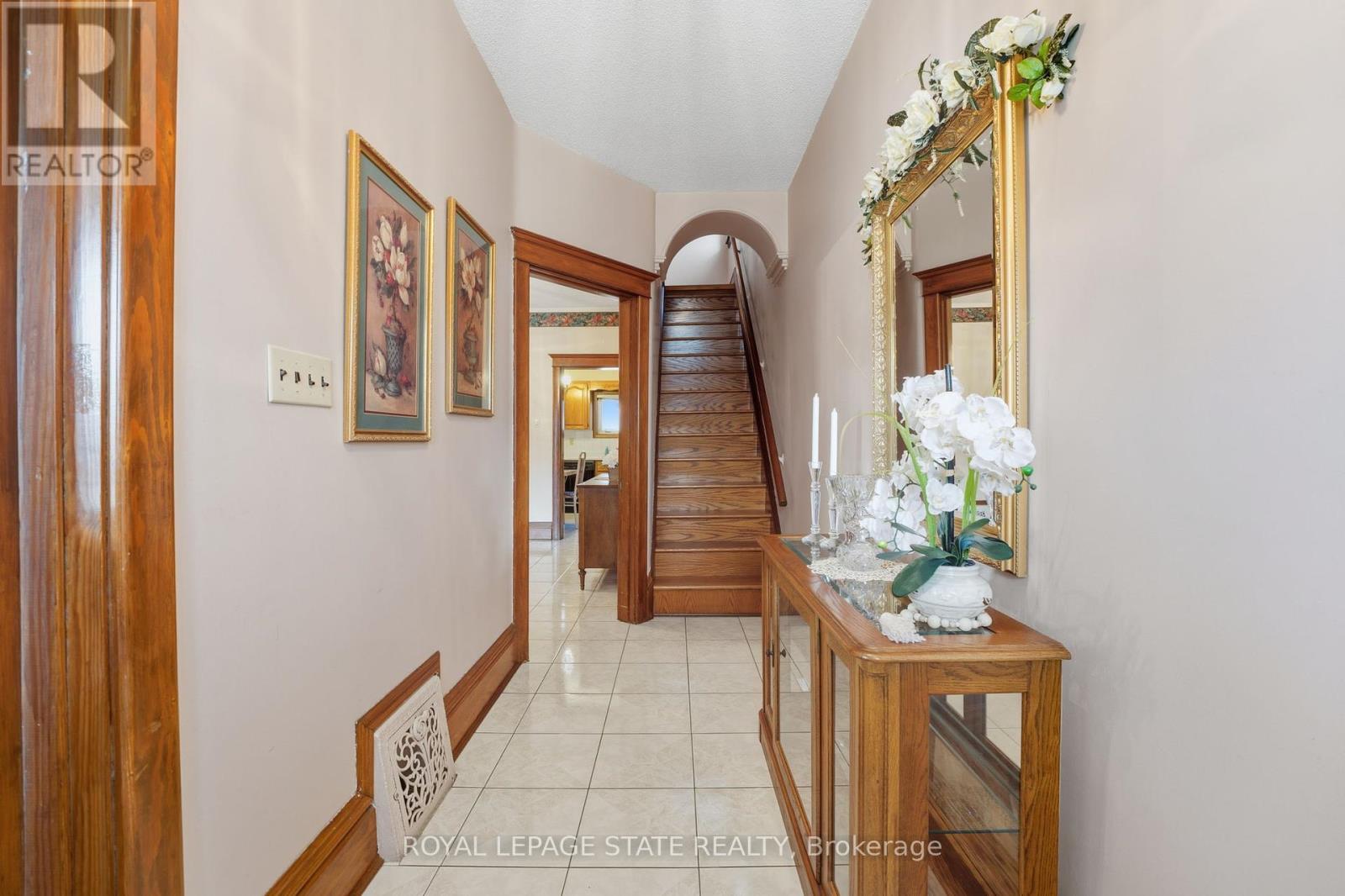 411 Catharine Street N, Hamilton, Ontario  L8L 4T7 - Photo 5 - X12462211