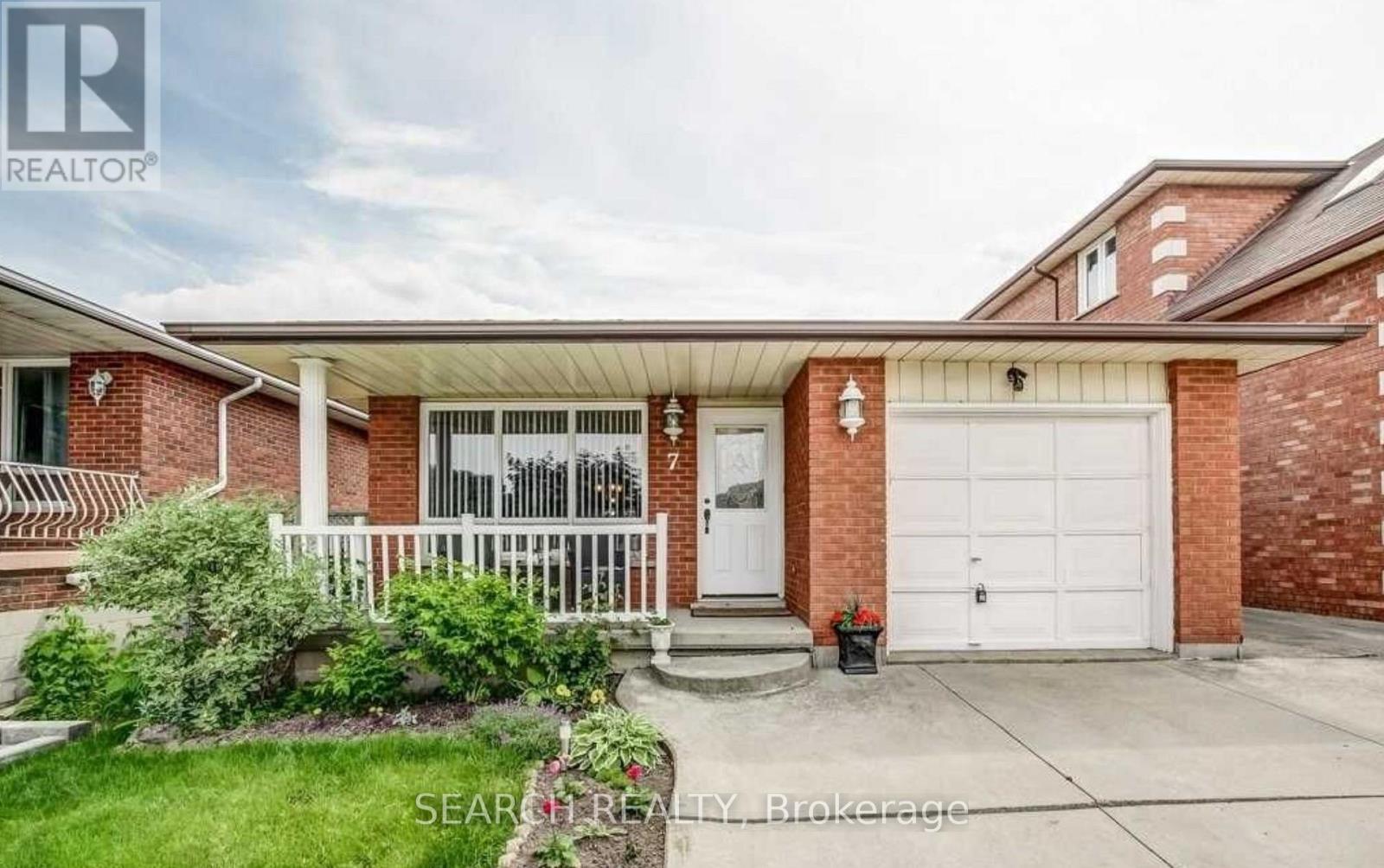 7 QUINCY COURT, Hamilton, Ontario