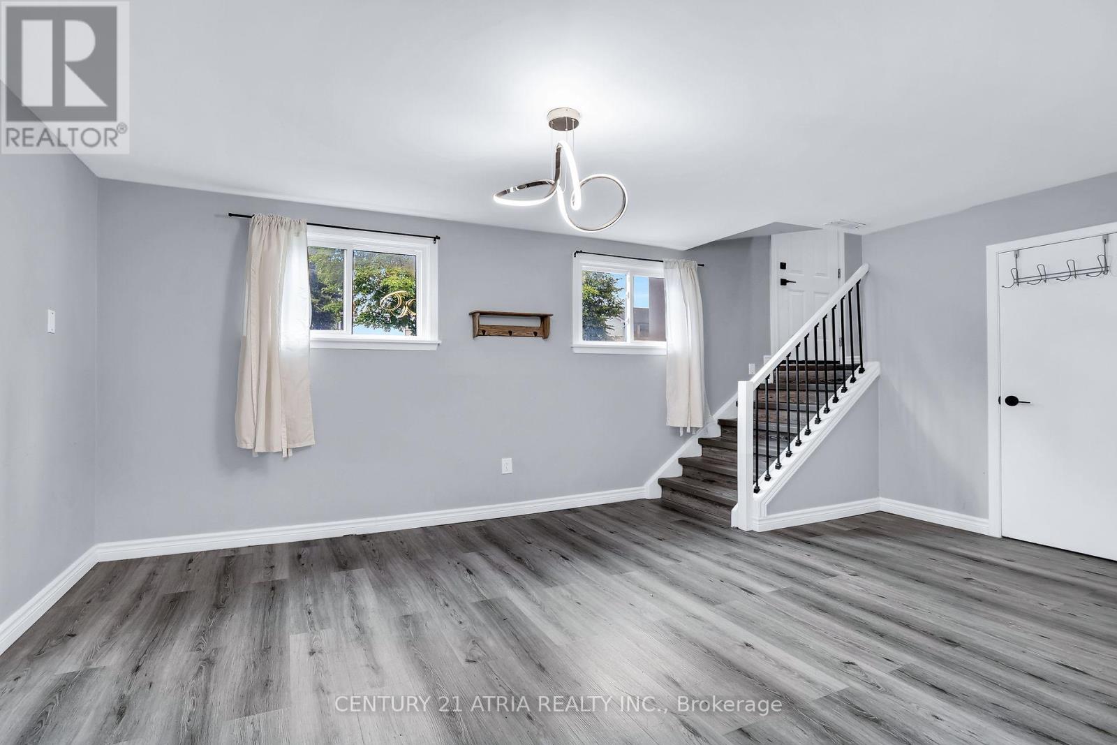 195 Ensign Drive, London South, Ontario  N6J 2E2 - Photo 15 - X12462250