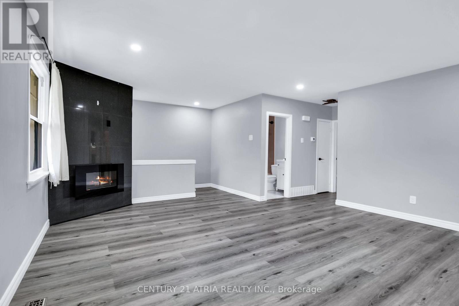 195 Ensign Drive, London South, Ontario  N6J 2E2 - Photo 4 - X12462250