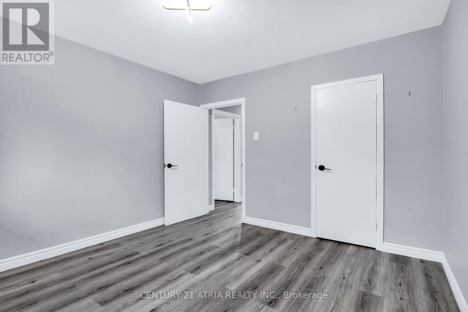 195 Ensign Drive, London South, Ontario  N6J 2E2 - Photo 7 - X12462250