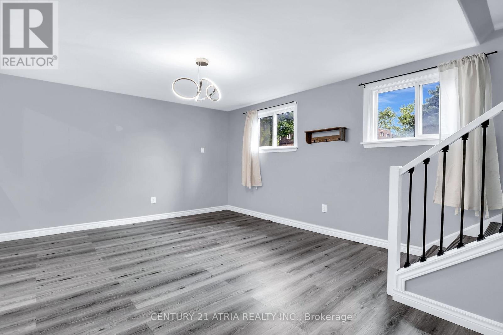 195 Ensign Drive, London South, Ontario  N6J 2E2 - Photo 9 - X12462250