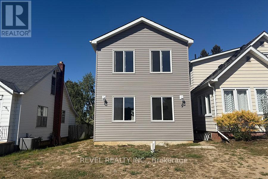 9 Crosier Street, Norfolk, Ontario  N4B 1C6 - Photo 2 - X12462252