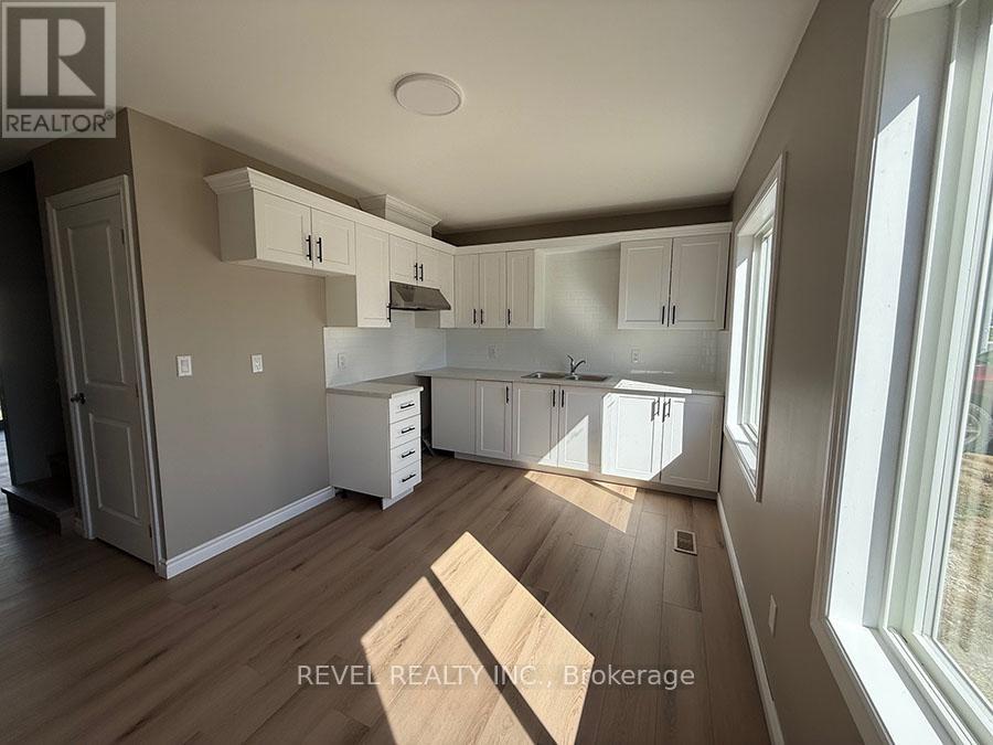 9 Crosier Street, Norfolk, Ontario  N4B 1C6 - Photo 6 - X12462252