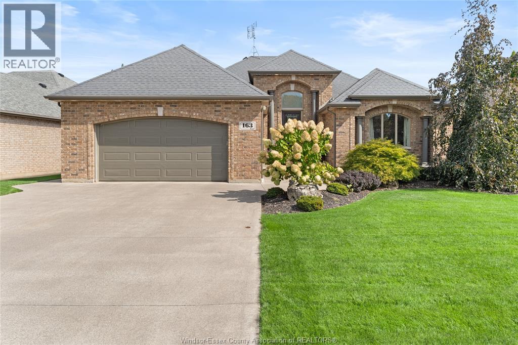 MLS# 25026089: 163 WOODYCREST, Kingsville, Canada