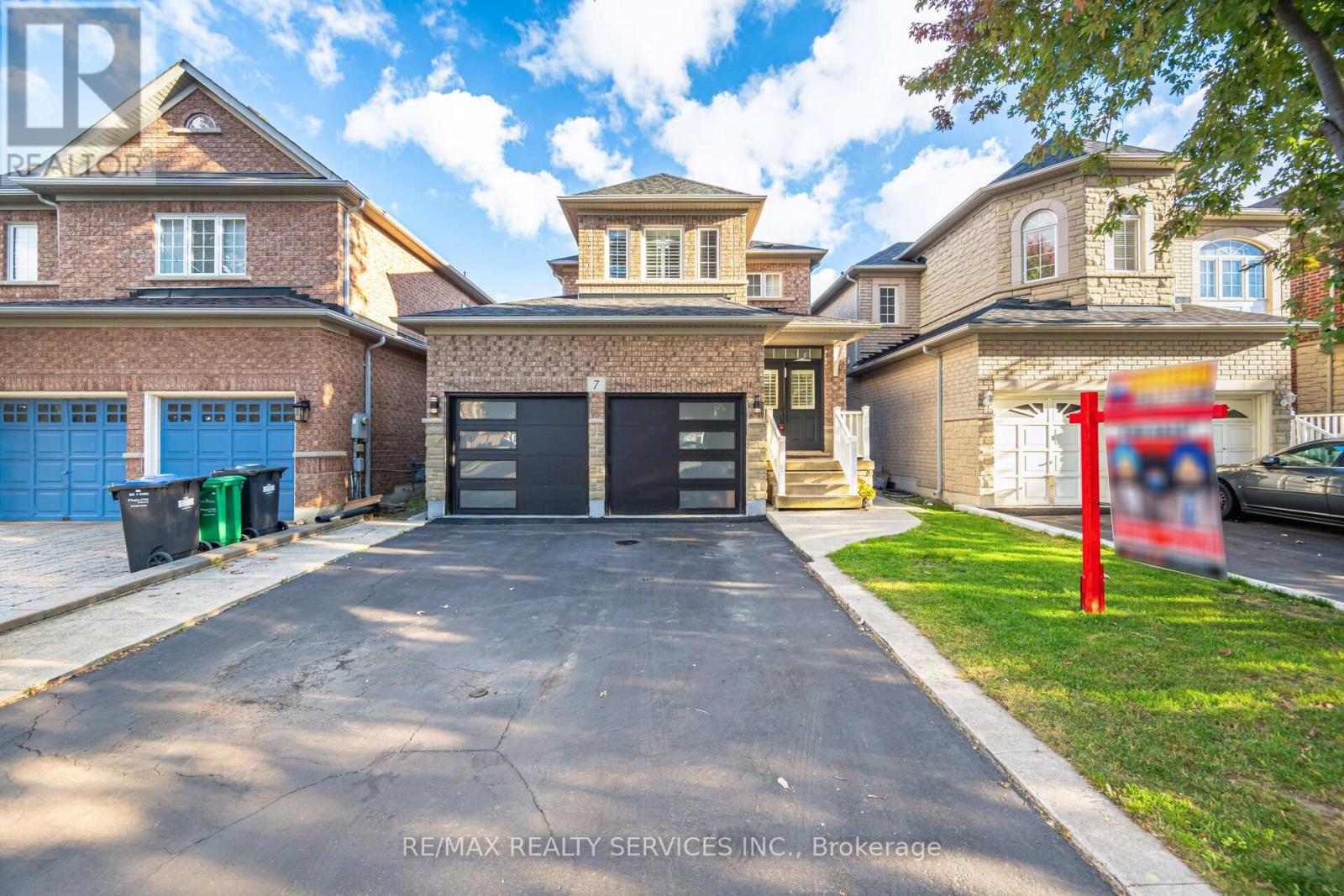 7 Blue Diamond Drive, Brampton, Ontario  L6S 6J1 - Photo 1 - W12462259