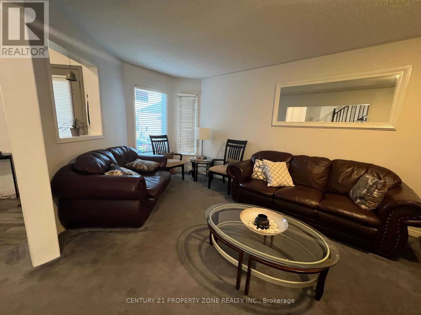 3242 Tortola Court, Mississauga, Ontario  L5N 7C4 - Photo 4 - W12461831