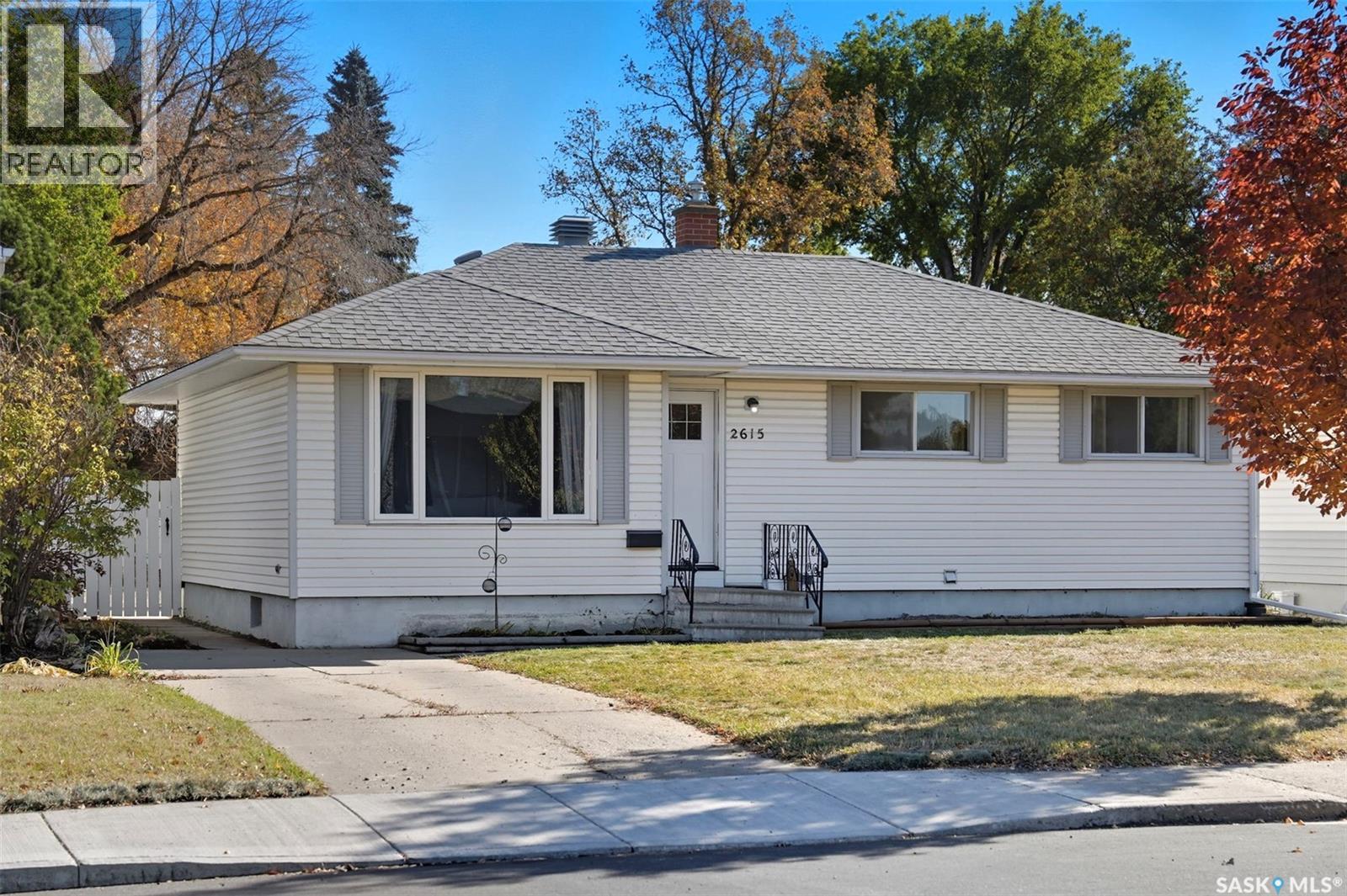 2615 Haultain Avenue, Saskatoon, Saskatchewan  S7J 1R5 - Photo 3 - SK020833