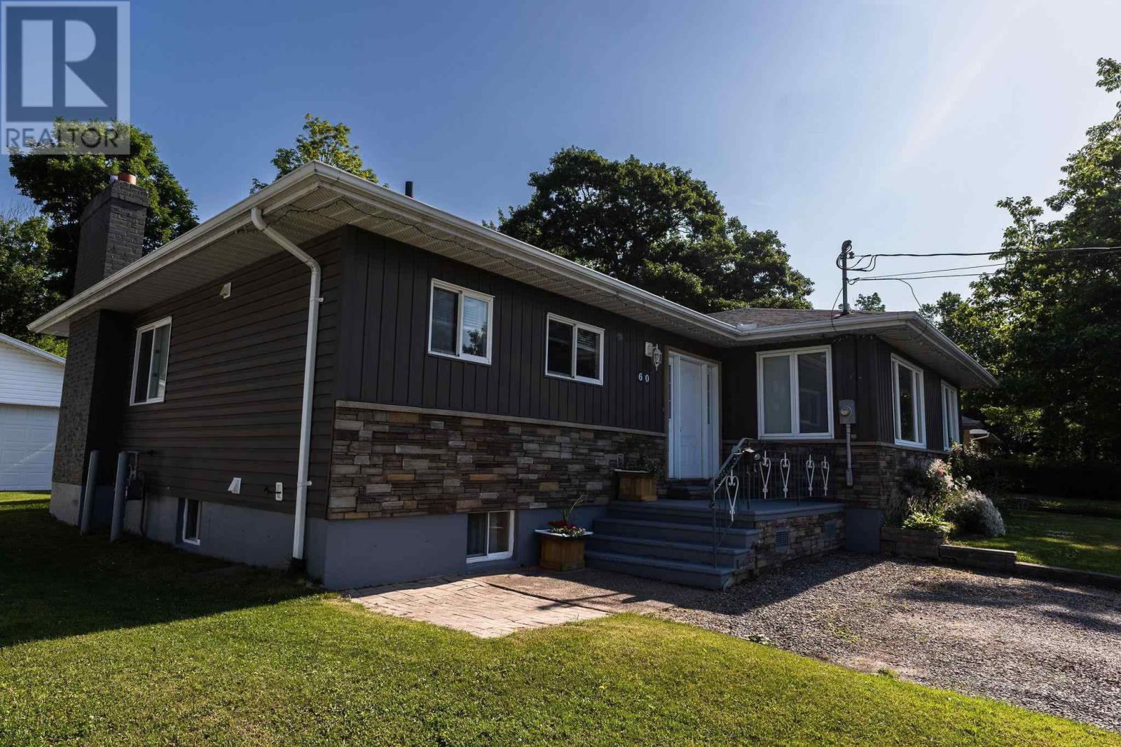 60 Tilley Rd, Sault Ste. Marie, Ontario  P6B 3Y6 - Photo 4 - SM252014