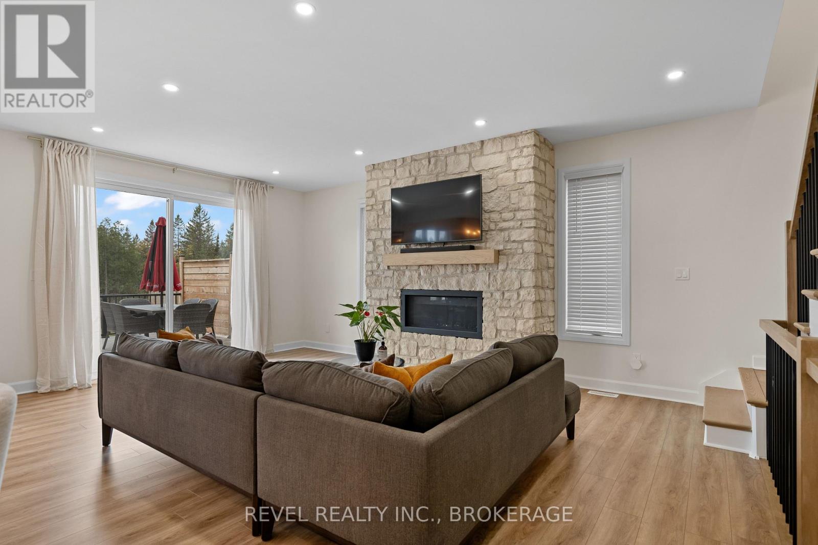 121 Creighton Drive, Loyalist (Lennox And Addington - South), Ontario  K0H 2H0 - Photo 14 - X12462524
