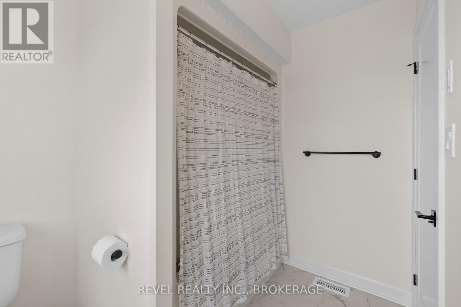 121 Creighton Drive, Loyalist (Lennox And Addington - South), Ontario  K0H 2H0 - Photo 19 - X12462524