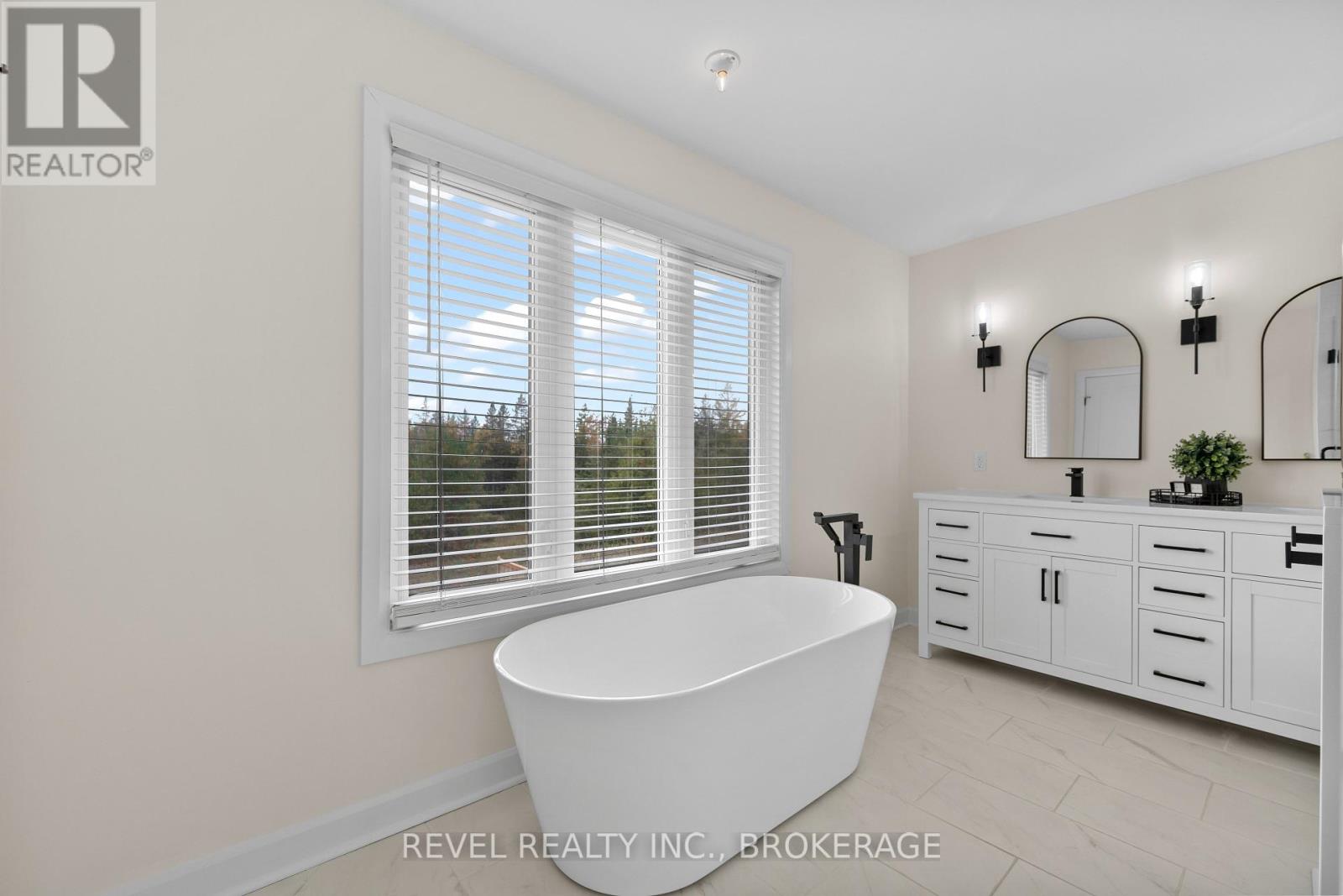 121 Creighton Drive, Loyalist (Lennox And Addington - South), Ontario  K0H 2H0 - Photo 28 - X12462524