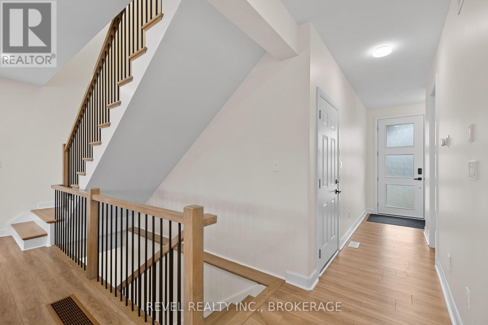 121 Creighton Drive, Loyalist (Lennox And Addington - South), Ontario  K0H 2H0 - Photo 9 - X12462524