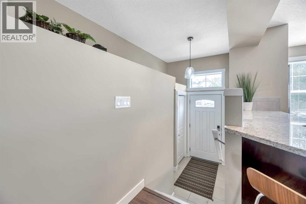 576 Mckenzie Towne Drive Se, Calgary, Alberta  T2Z 1C7 - Photo 3 - A2248974
