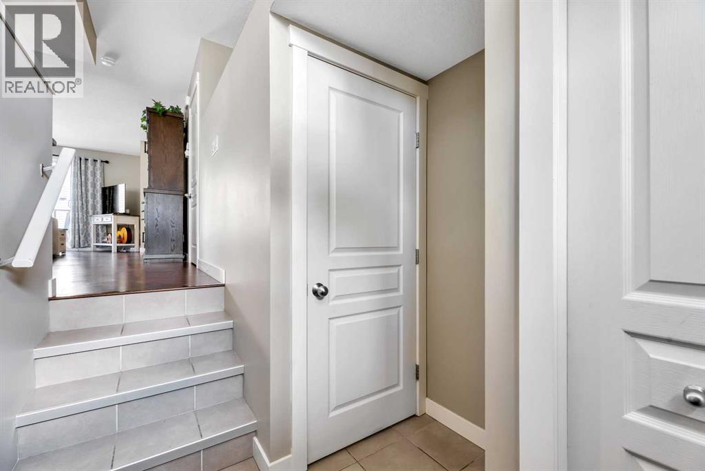 576 Mckenzie Towne Drive Se, Calgary, Alberta  T2Z 1C7 - Photo 4 - A2248974