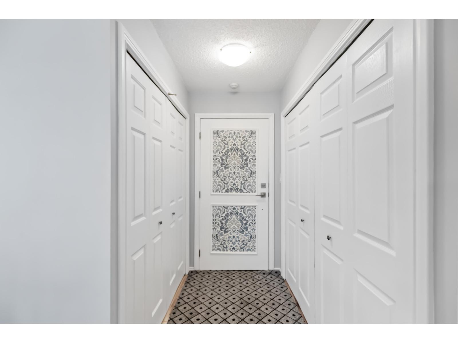203 1830 E Southmere Crescent, Surrey, British Columbia  V4A 9C2 - Photo 4 - R3057735