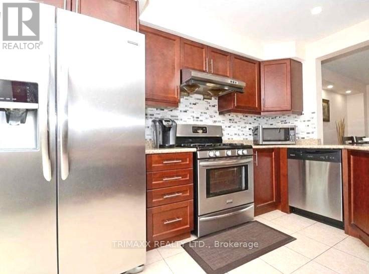 78 Glenvista Drive, Kitchener, Ontario  N2R 0E3 - Photo 13 - X12461599