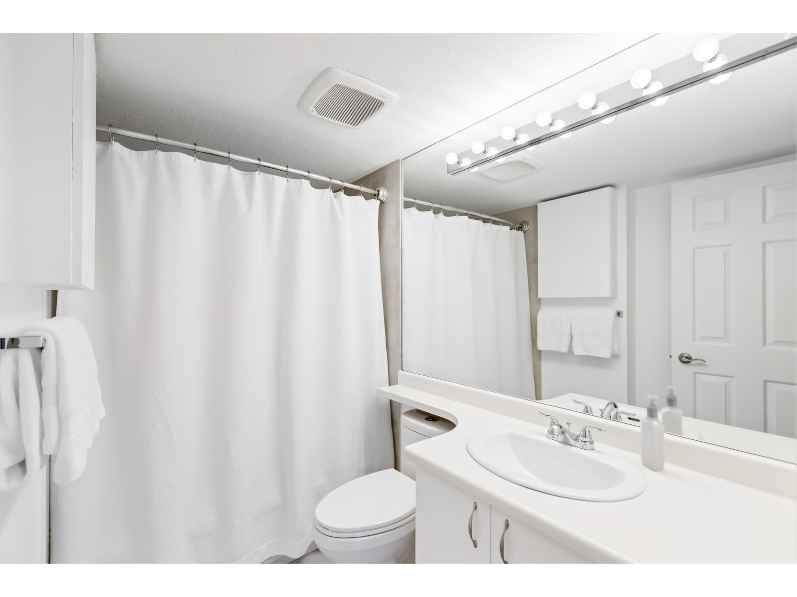 203 1830 E Southmere Crescent, Surrey, British Columbia  V4A 9C2 - Photo 21 - R3057735