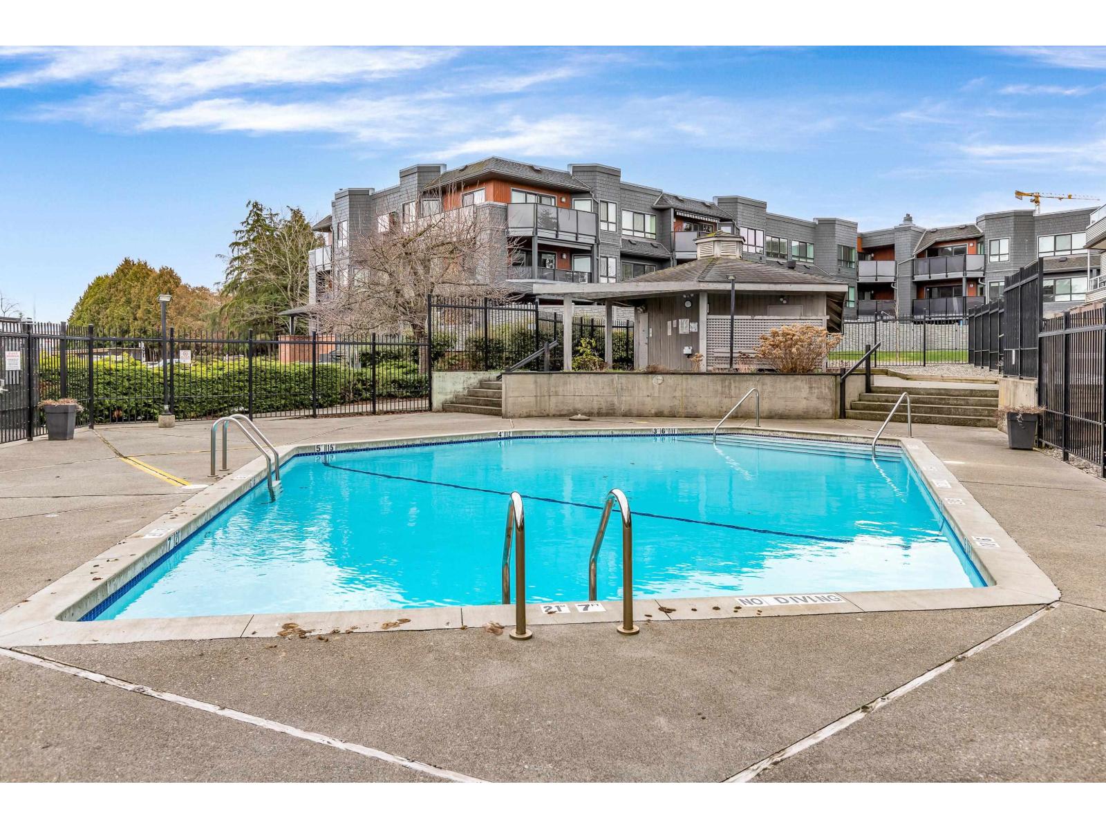 203 1830 E Southmere Crescent, Surrey, British Columbia  V4A 9C2 - Photo 27 - R3057735