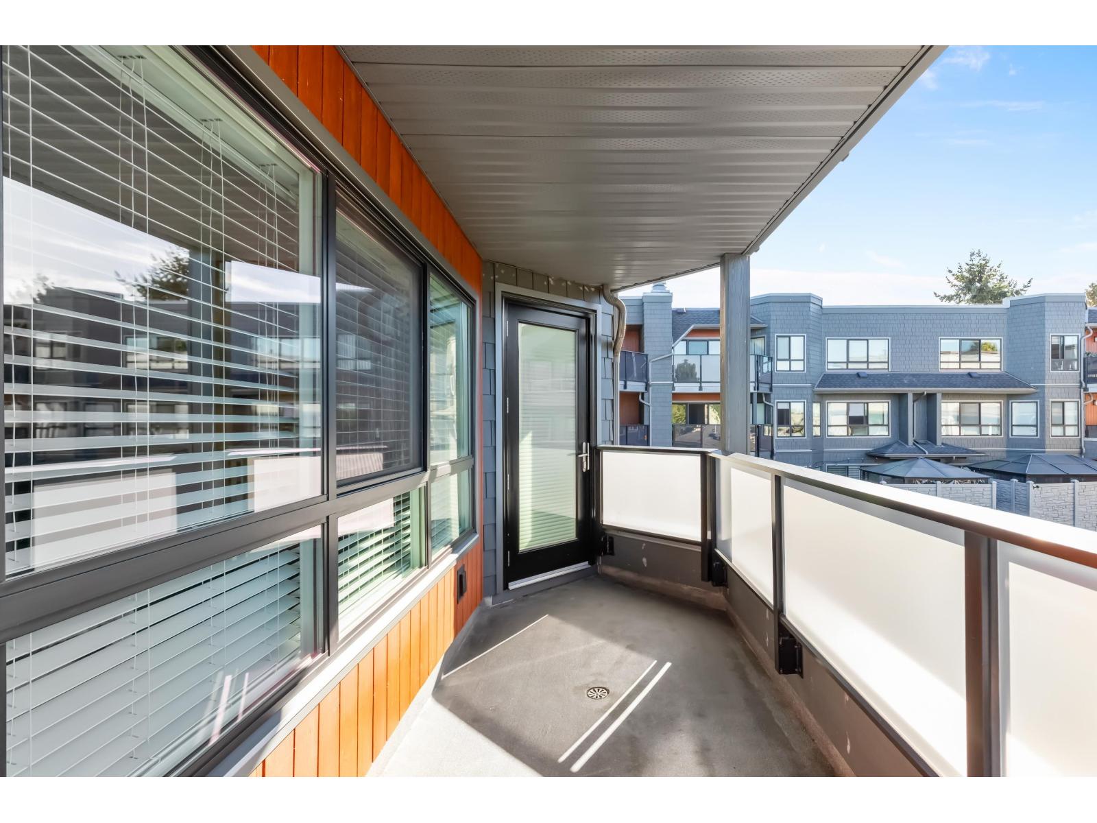 203 1830 E Southmere Crescent, Surrey, British Columbia  V4A 9C2 - Photo 22 - R3057735