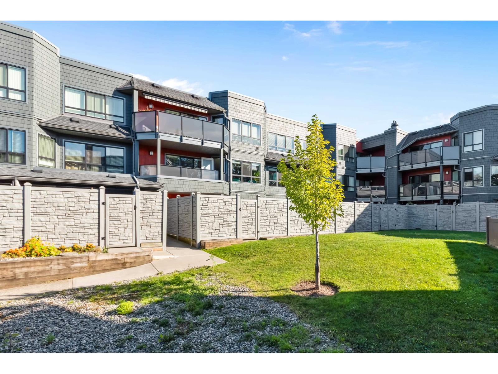 203 1830 E Southmere Crescent, Surrey, British Columbia  V4A 9C2 - Photo 29 - R3057735