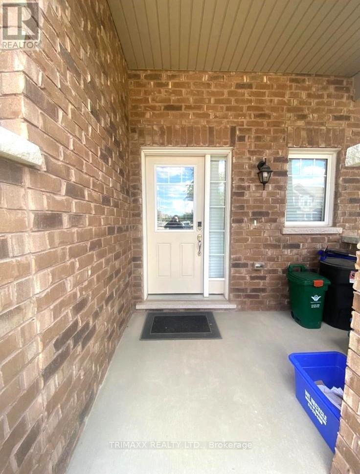 78 Glenvista Drive, Kitchener, Ontario  N2R 0E3 - Photo 3 - X12461599