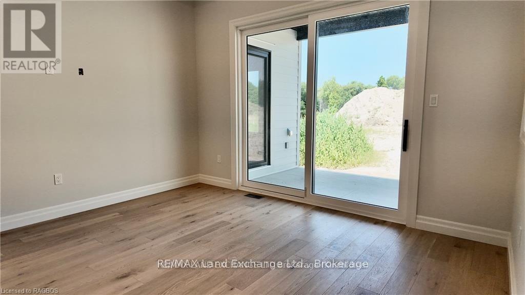119 Inverness Street N, Kincardine, Ontario  N2Z 1J4 - Photo 6 - X12462500