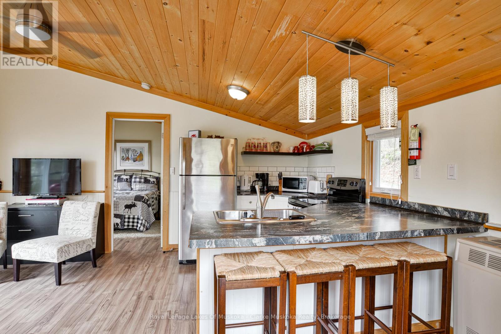 7 - 7 Silver Point Road, Seguin, Ontario  P2A 2W8 - Photo 9 - X12462528