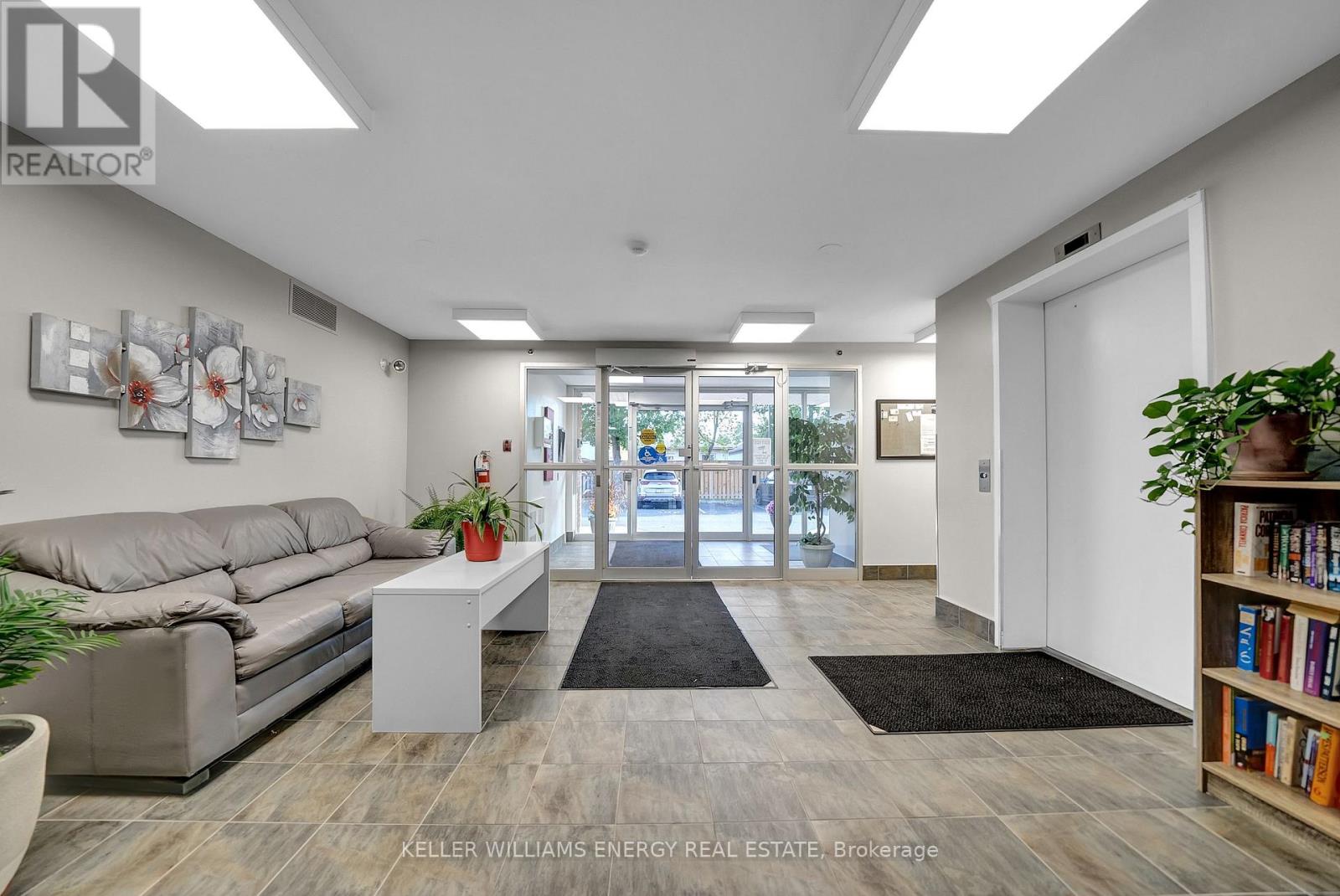 208 - 841 Battell Street, Cobourg, Ontario K9A 0B9 - Photo 3 - X12462545