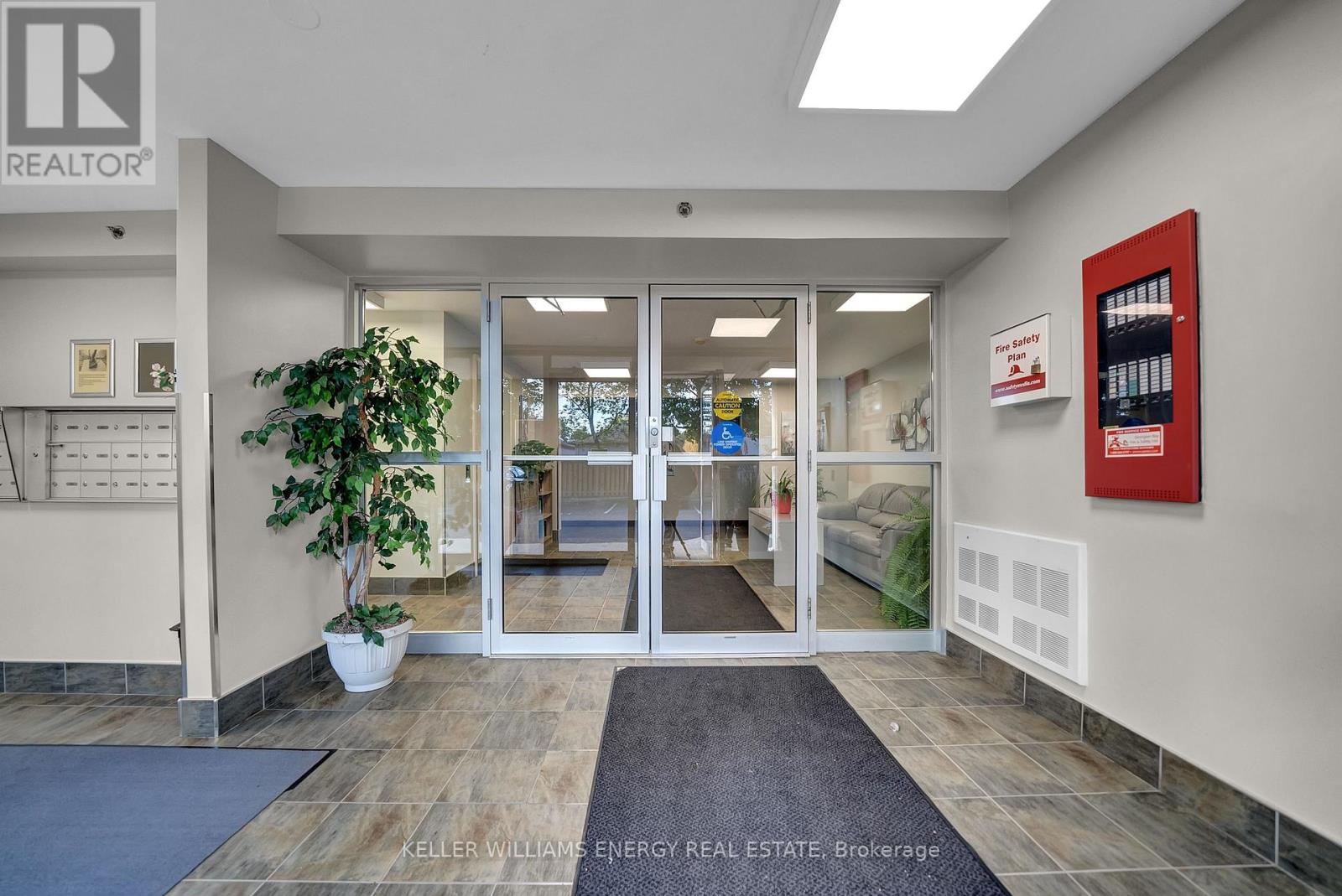 208 - 841 Battell Street, Cobourg, Ontario K9A 0B9 - Photo 5 - X12462545