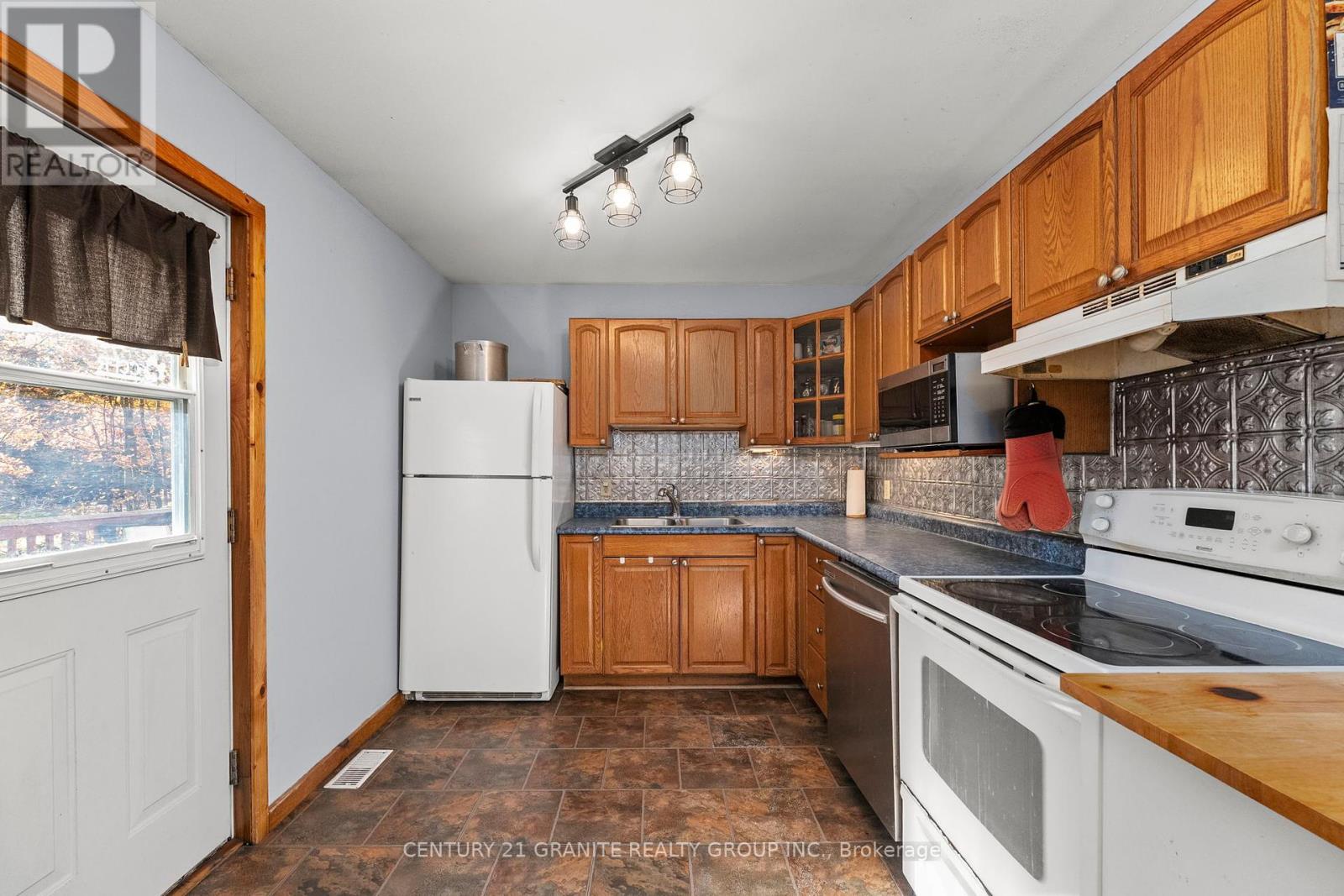 31813 Highway 62 North, Hastings Highlands, Ontario  K0L 2S0 - Photo 11 - X12462551