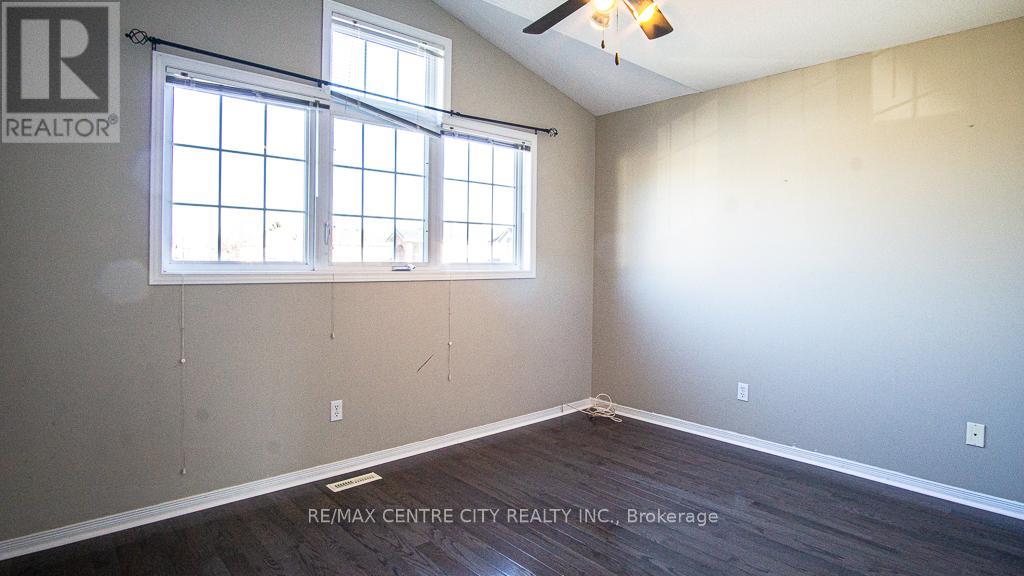 371 Ridgeview Court, London East, Ontario  N5Y 6H7 - Photo 13 - X12462538