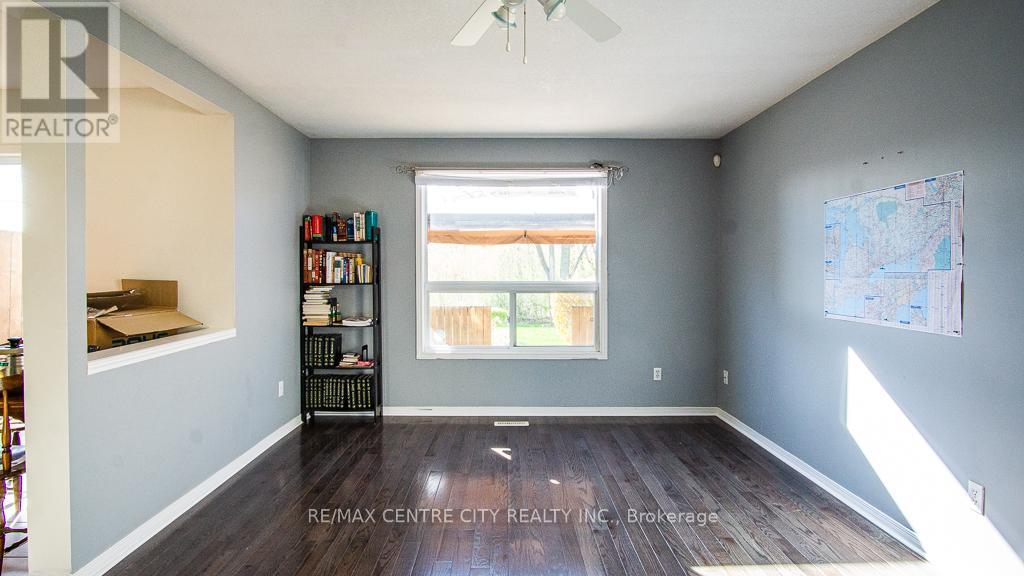 371 Ridgeview Court, London East, Ontario  N5Y 6H7 - Photo 3 - X12462538