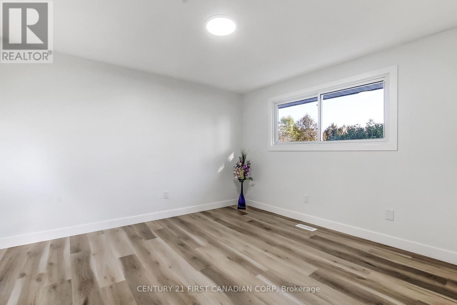 59 Augusta Crescent, London South (South X), Ontario  N6E 2C9 - Photo 11 - X12462550