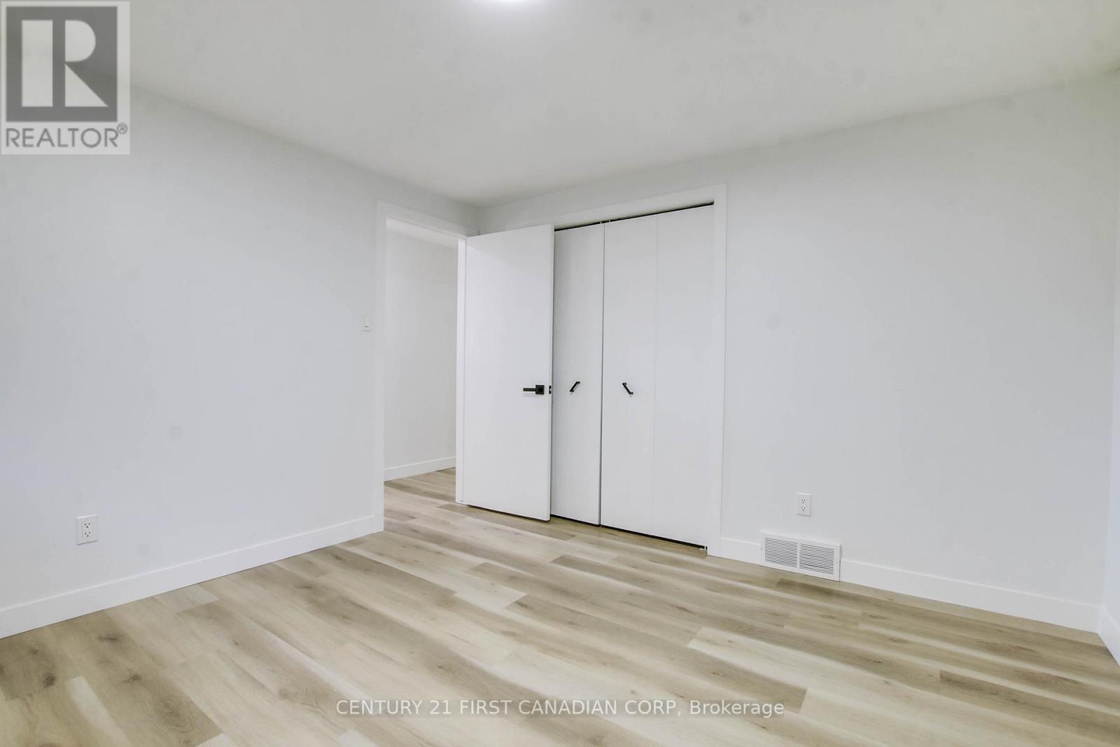 59 Augusta Crescent, London South (South X), Ontario  N6E 2C9 - Photo 12 - X12462550